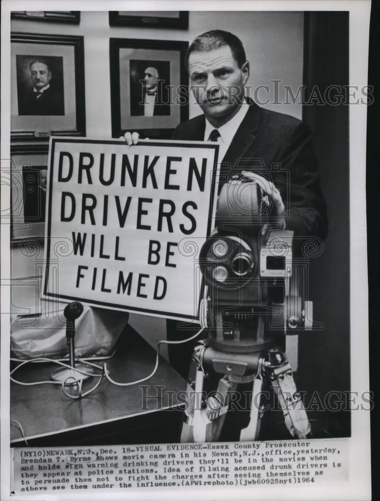 1964 Press Photo Essex County Prosecutor Brendan T. Byrne in Newark Office
