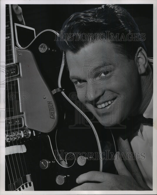 1954 Press Photo Guitarist Rusty Draper- Historic Images