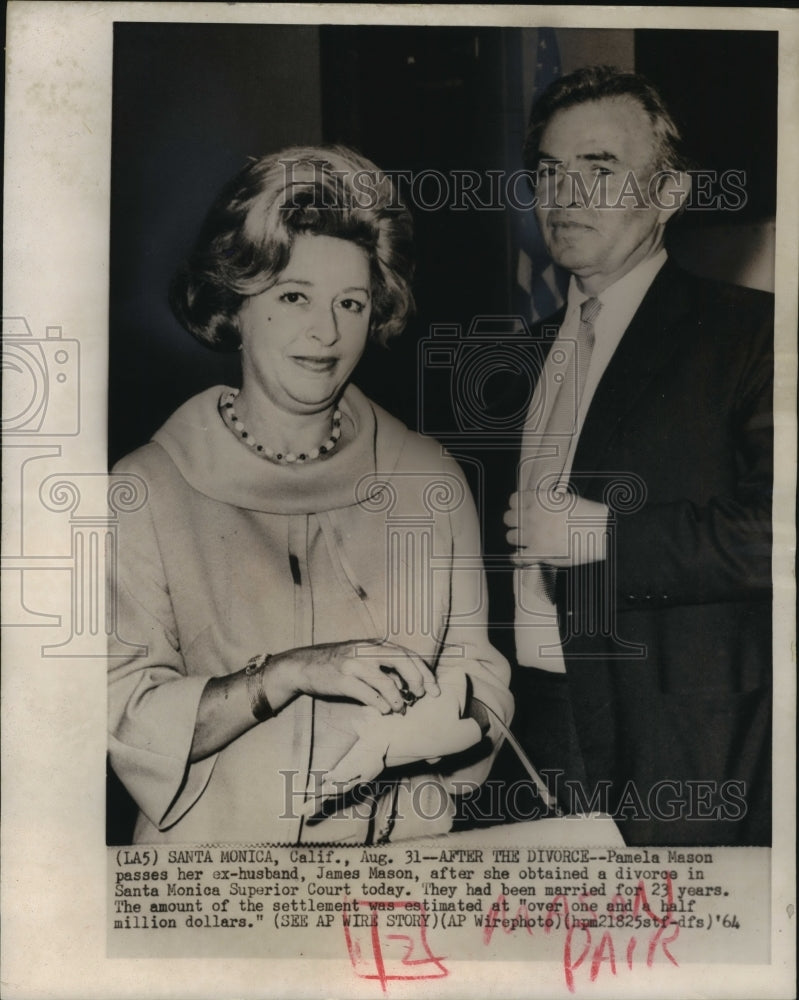 Load image into Gallery viewer, 1964 Press Photo Pamela Mason and Ex-Husband James Mason After Divorce
