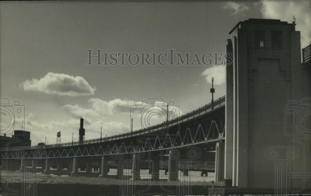 1940 Press Photo Modern Highway Bridge Over The Fox River In De Pere, Wisconsin- Historic Images