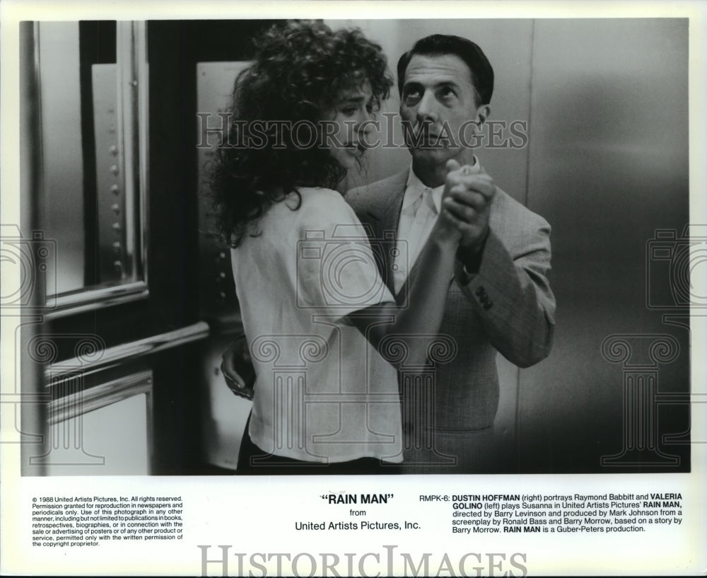 1988 Press Photo Dustin Hoffman and Valeria Golino in "Rain Man" - mjx28344- Historic Images