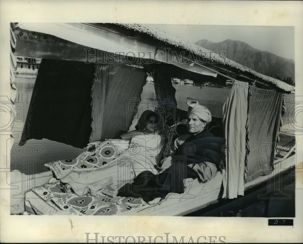 1961 Press Photo Boats Called Shikaras In Scene From "Search for Paradise"