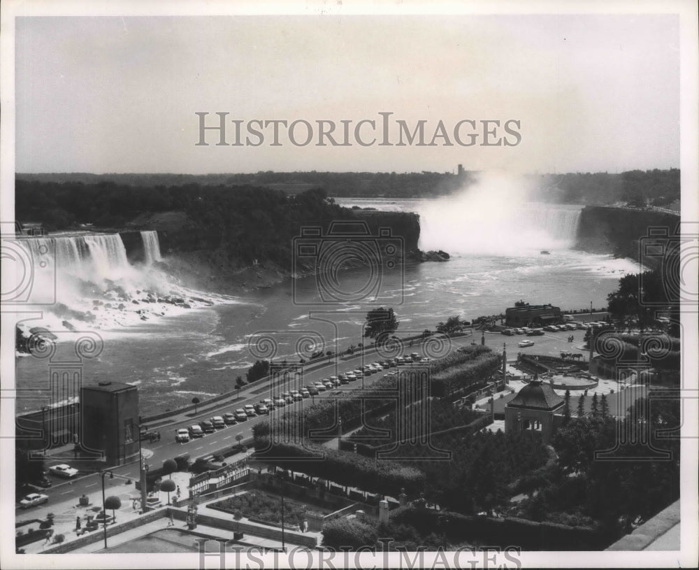 1982 Press Photo Niagara Falls, U.S. Falls and Canadian Horseshoe Falls- Historic Images