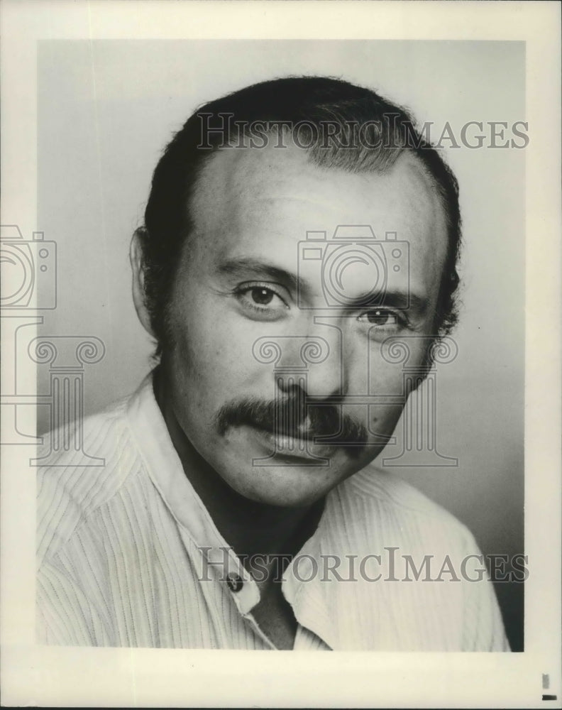 1980 Press Photo Hector Elizondo as the Bean in &quot;Freebie and the Bean&quot;- Historic Images