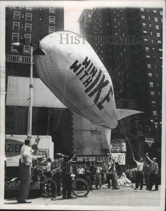 1952 Press Photo General Eisenhower's political balloon sprang a leak in Chicago- Historic Images