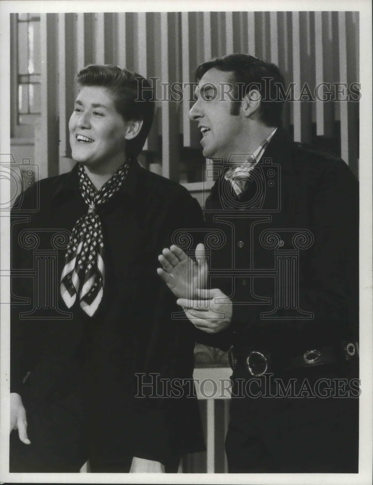 Load image into Gallery viewer, 1969 Press Photo Wayne Newton and Jim Nabors on "The Jim Nabors Hour"
