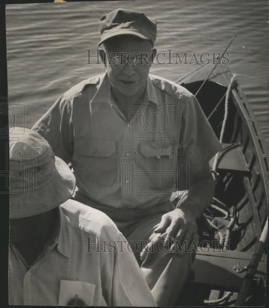 1946 Press Photo General Eisenhower fishing on vacation - mjx30182