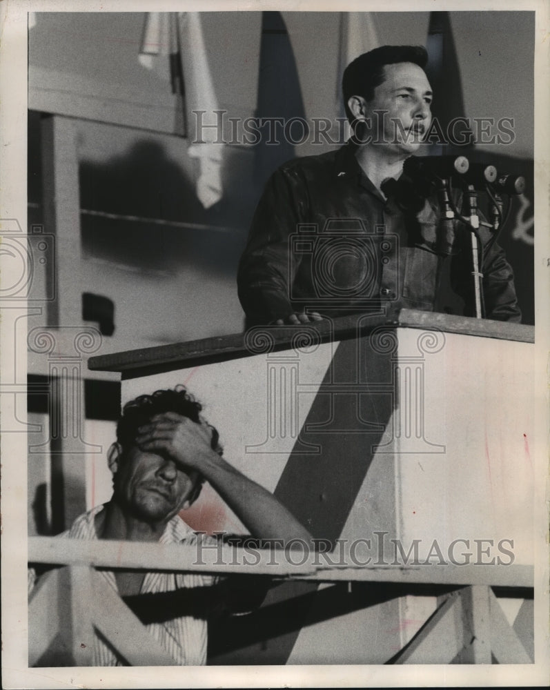 1964 Press Photo Raul Castro addresses a crowd over slain soldier - mjx30289- Historic Images