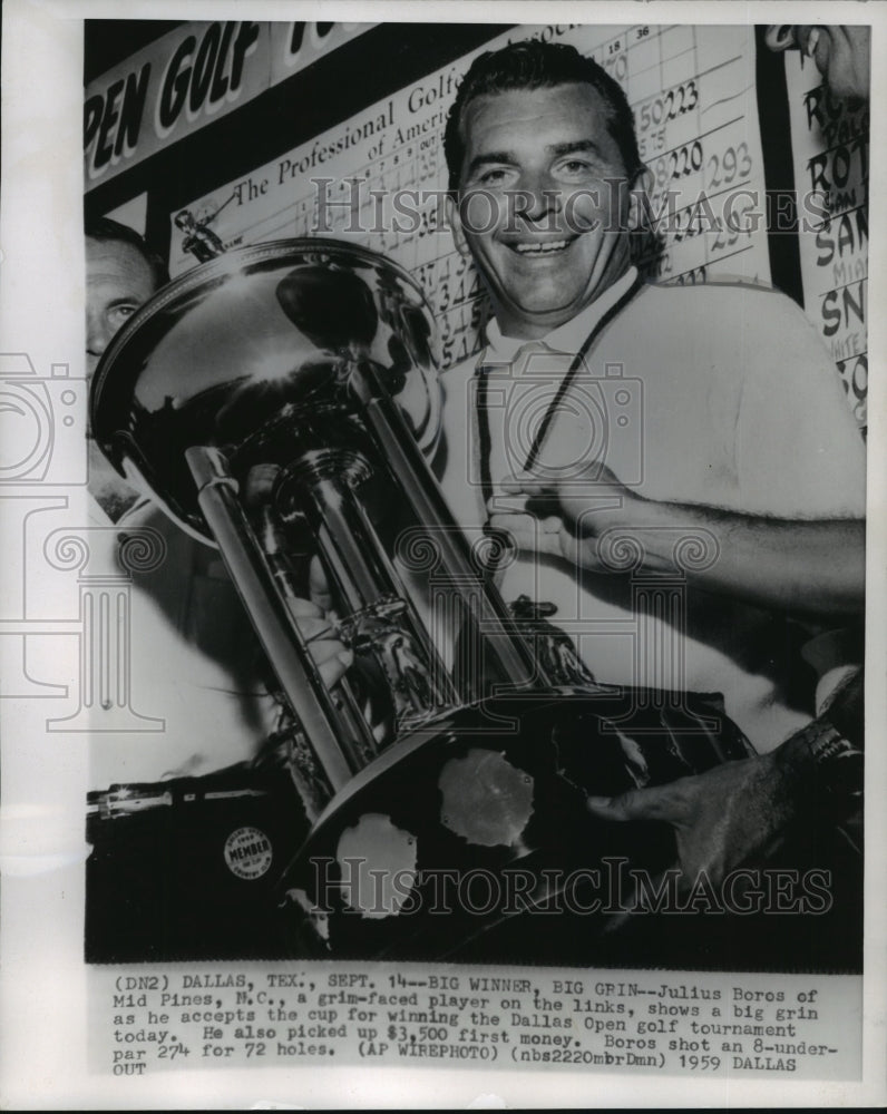 1959 Press Photo Julius Boros accepts cup for winning Dallas Open golf- Historic Images