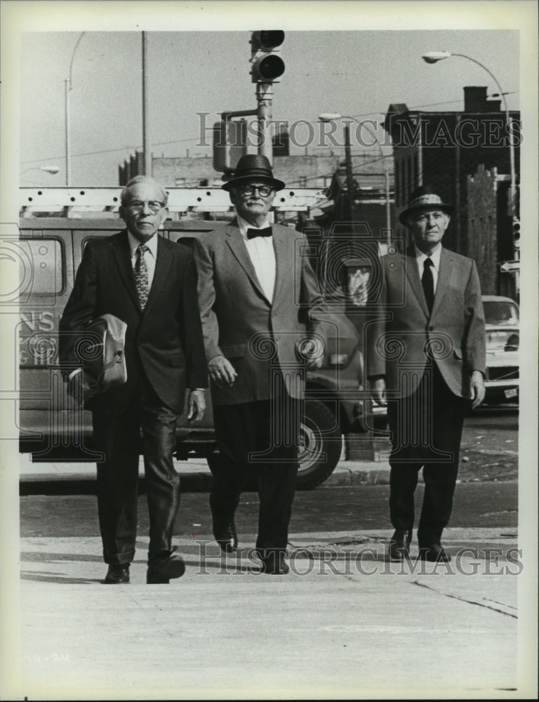 1983 Press Photo George Burns, Art Carney and Lee Strasberg in Going in Style- Historic Images