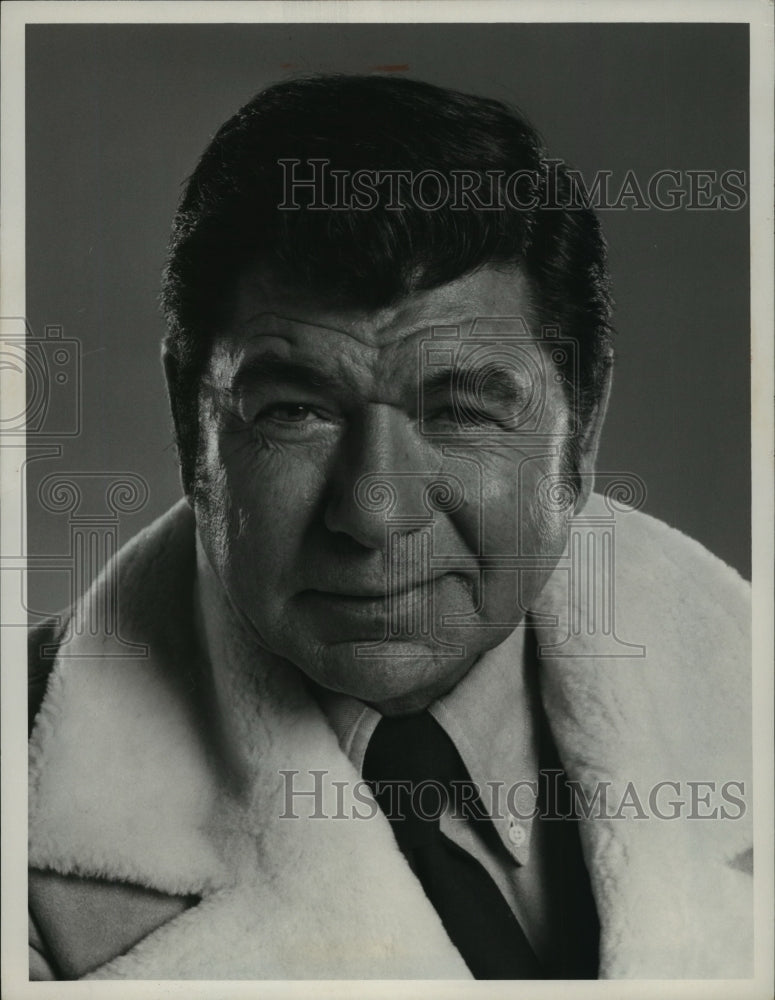 1977 Press Photo Claude Akins in &quot;Nashville 99&quot; - mjx30819- Historic Images