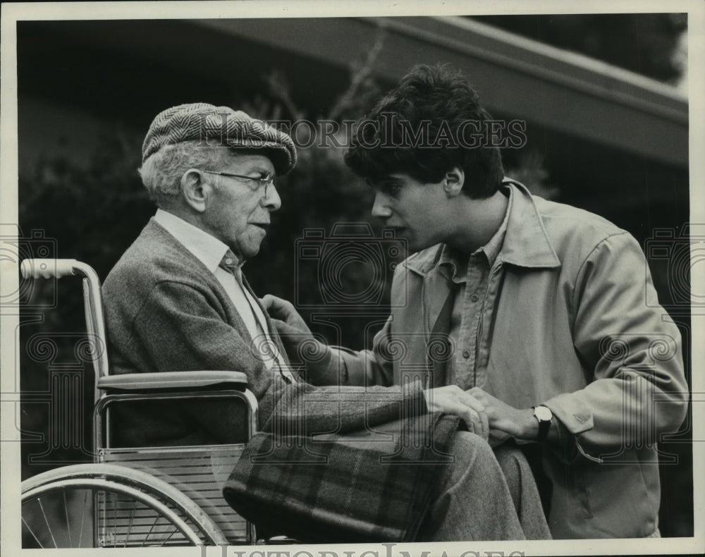 1982 Press Photo George Burns and Robby Benson in &quot;Two of a Kind&quot; - mjx30950- Historic Images