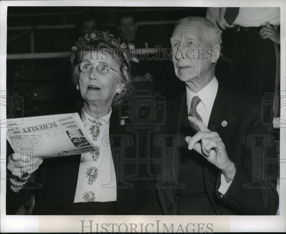 1951 Press Photo Connie Mack & wife at Baseball Game in Comiskey Park in Chicago- Historic Images