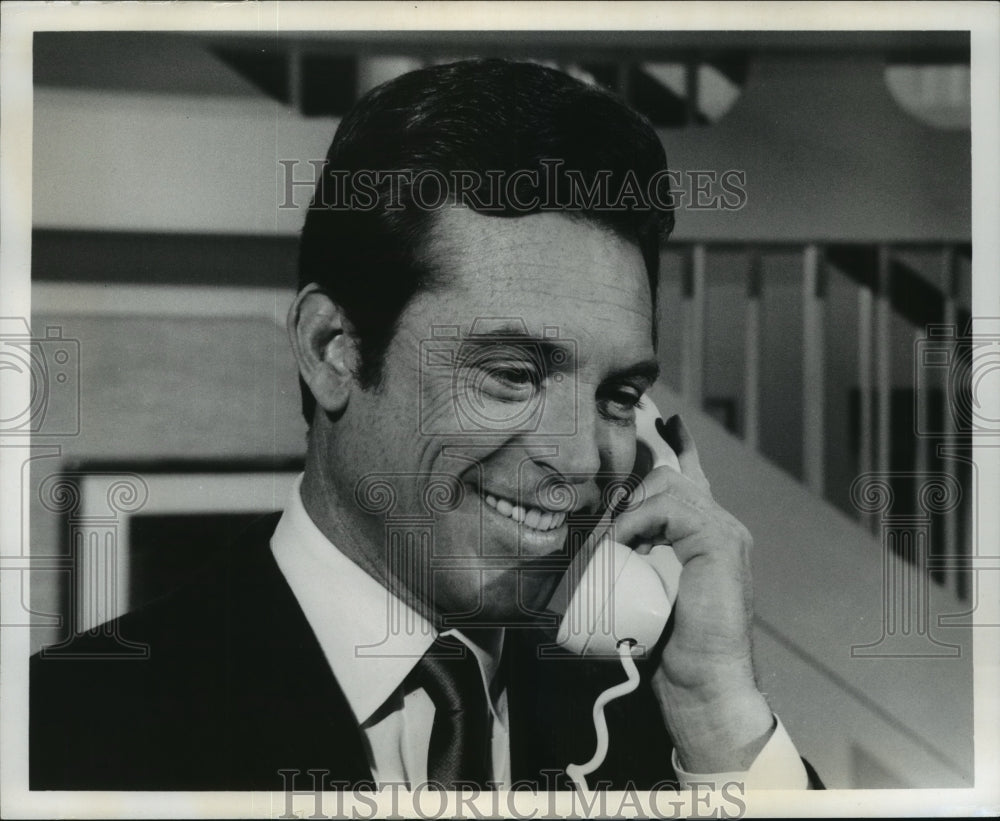 1968 Press Photo Actor Paul Burke of &quot;Naked City&quot;, &quot;12 O&#39;Clock High&quot; and Movies