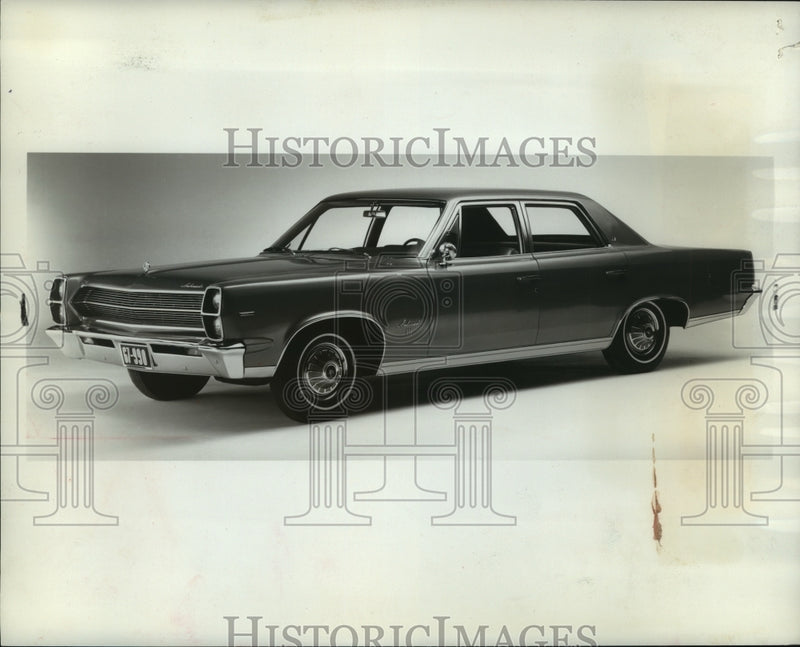 Load image into Gallery viewer, 1966 Press Photo American Motors' Ambassador 990 four door sedan - mjx31228
