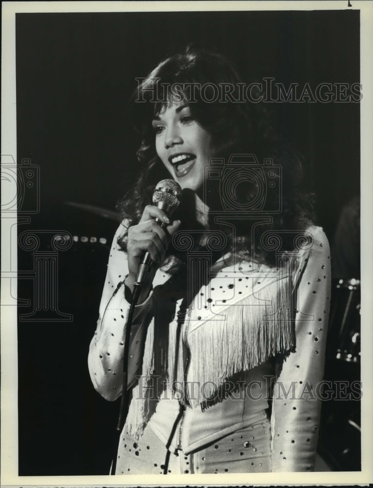1981 Press Photo Barbi Benton in "The Cowboy Connection" on "Lobo" - mjx31393- Historic Images
