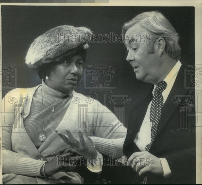Load image into Gallery viewer, 1975 Press Photo Pearl Bailey &amp; Daniel Moynihan on ABC's Issues and Answers
