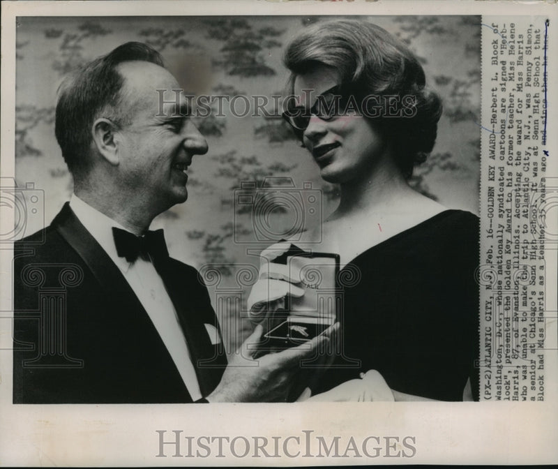 Load image into Gallery viewer, 1963 Press Photo Herbert Block Presents Golden Key Award to Helene Harris
