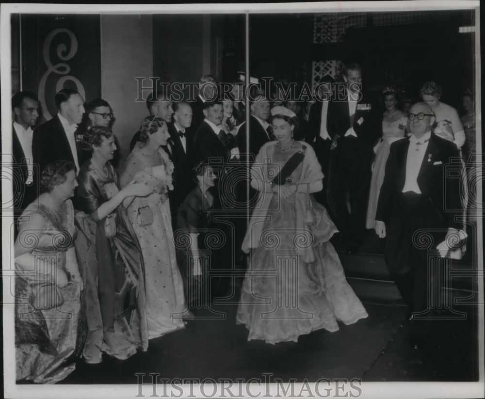 1954 Press Photo Queen Elizabeth &amp; Duke of Edinburgh leave a ball in Tasmania- Historic Images