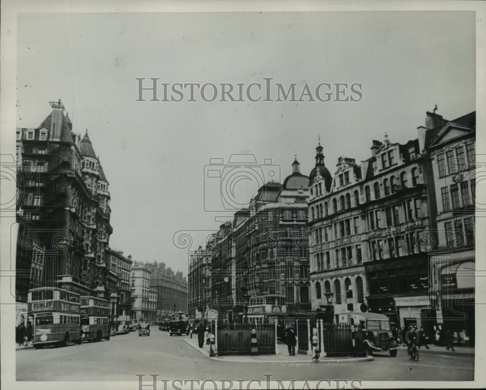 1941 Press Photo Knightsbridge Shopping center in London, England - mjx32060