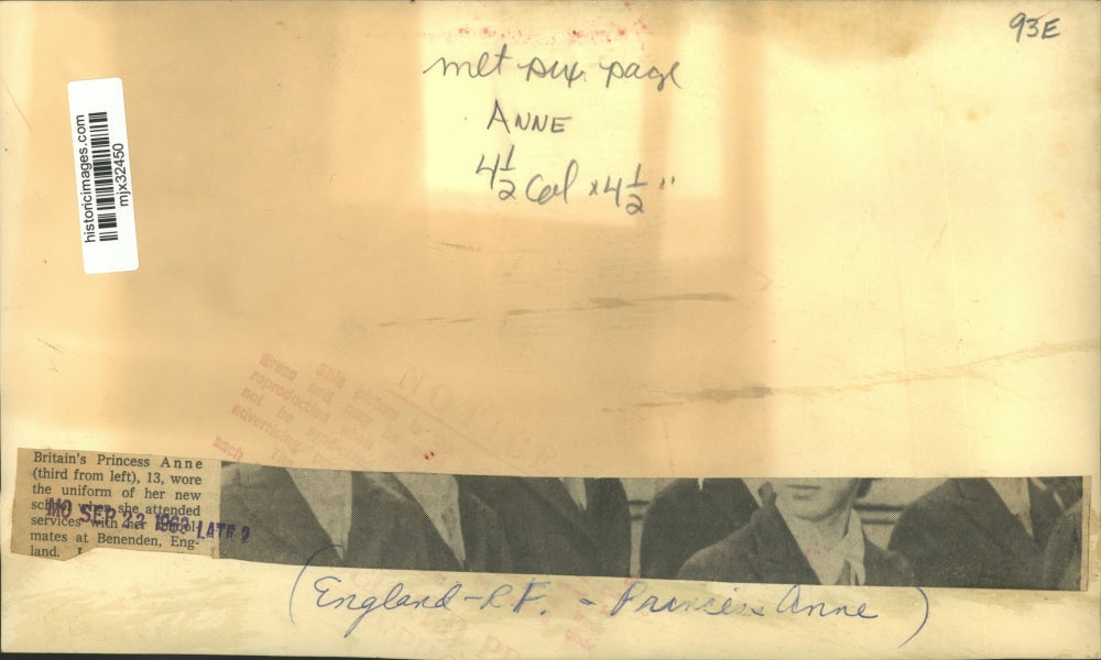 1963 Press Photo Britain's Princess Anne with schoolmates in Benenden, England