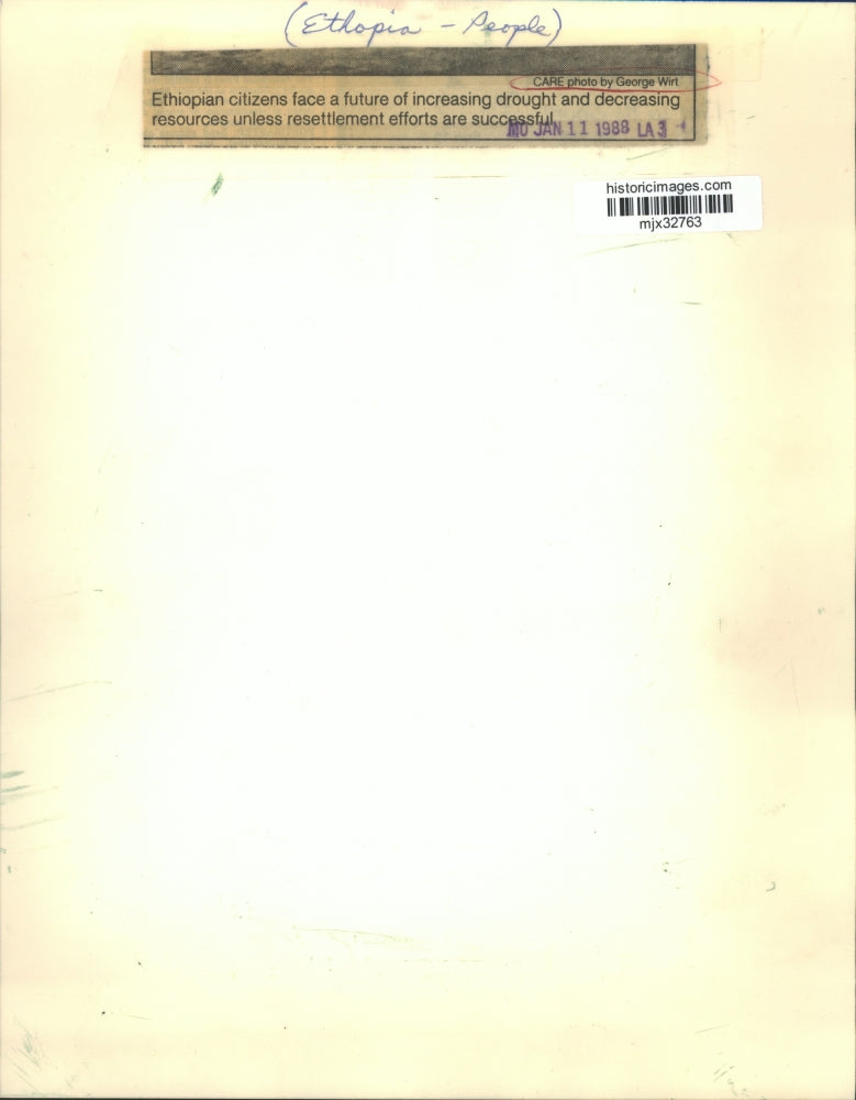 1988 Press Photo Ethiopian woman and children - mjx32763