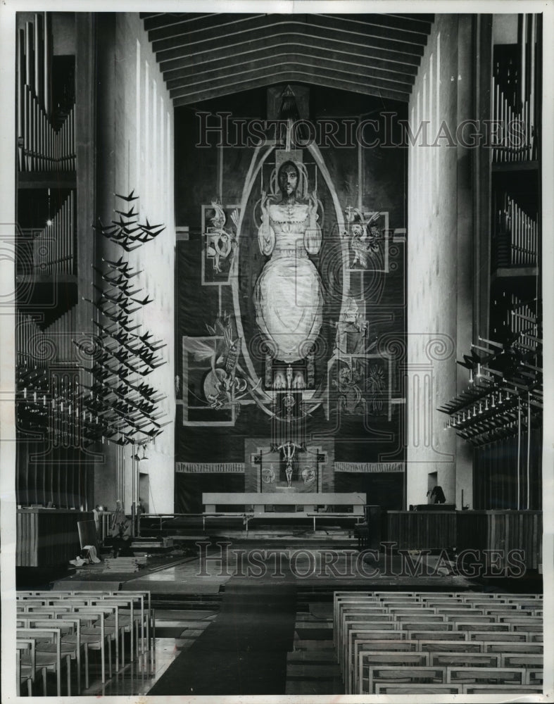 1982 Press Photo &quot;Christ in Majesty&quot; in Cathedral of St. Michael in Coventry- Historic Images