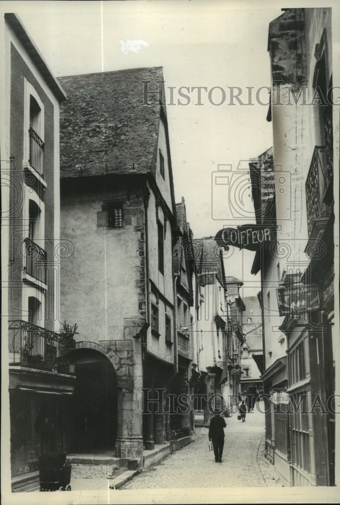 1934 Press Photo Quaint Street in Brittany, a Province of France - mjx33048- Historic Images