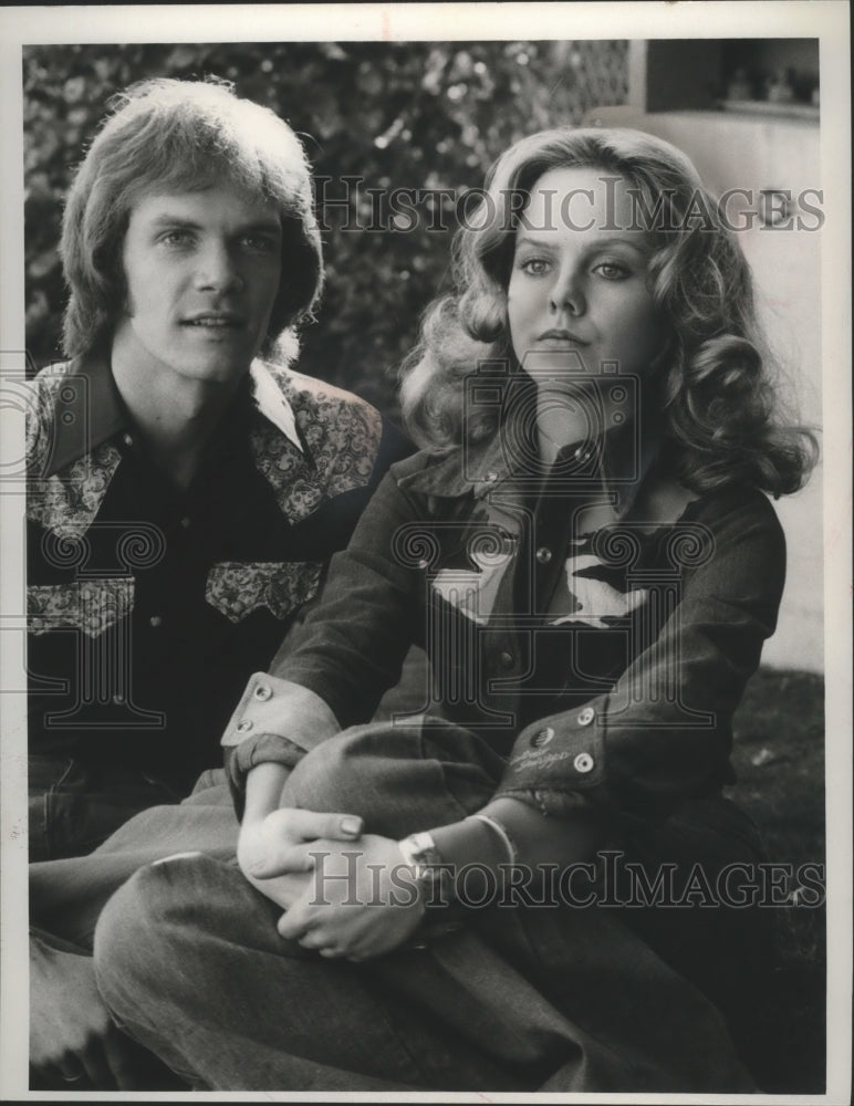 1976 Press Photo Mitch Vogel and Linda Purl Co-Stars in the Drama, &quot;State Fair&quot;- Historic Images