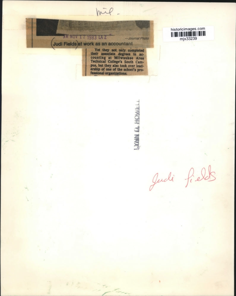 1983 Press Photo Judi Fields, Milwaukee accountant, Wisconsin - mjx33239