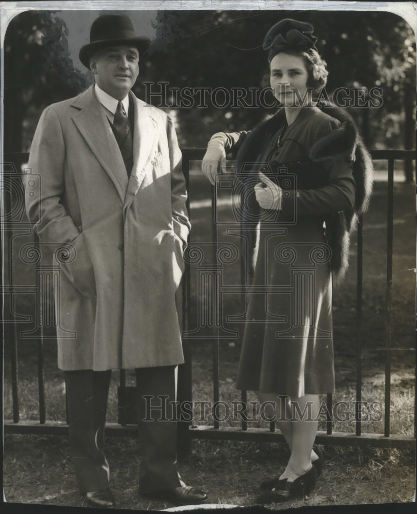 1939 Press Photo Mr. and Mrs. Marshall Field III at Belmo Park, Long Island- Historic Images