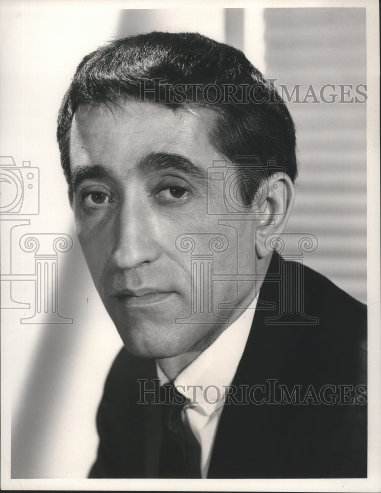 1968 Press Photo Pat Paulsen of &quot;The Summer Brothers Smothers Show&quot; - mjx33347