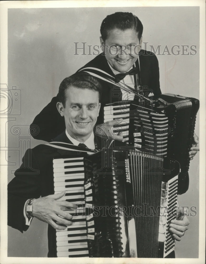 1982 Press Photo Accordionists Lawrence Welk and Myron Floren on Welk&#39;s Show- Historic Images