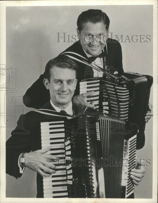 1982 Press Photo Accordionists Lawrence Welk and Myron Floren on Welk's Show- Historic Images