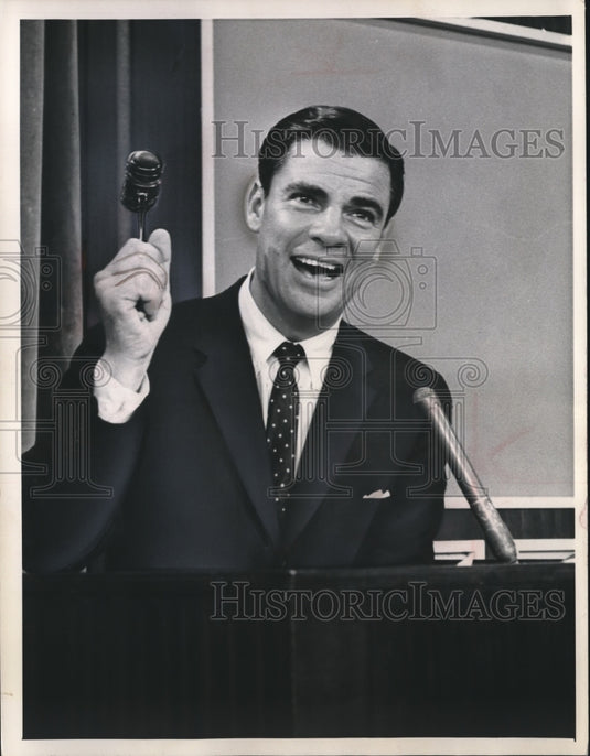 1958 Press Photo Bert Parks on "Bid 'n' Buy" - mjx33718- Historic Images