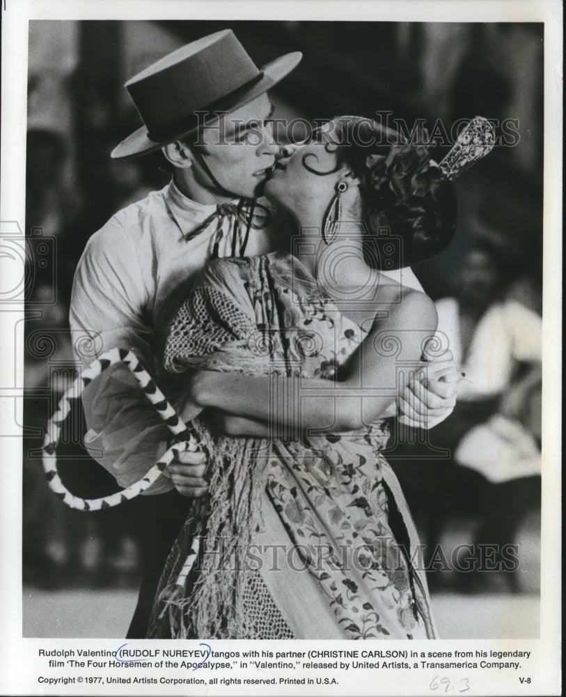 1977 Press Photo Rudolf Nureyev and Christine Carlson in "Valentino" - mjx33877