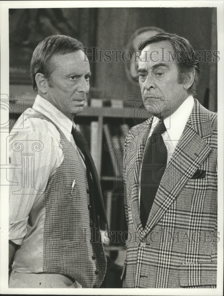 1973 Press Photo Norman Fell and Louis Nye in &quot;Needles and Pins&quot; - mjx33972- Historic Images