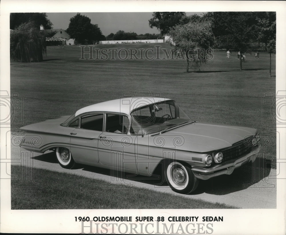 1960 Press Photo 1960 Oldsmobile Super 88 Celebrity Sedan - mjx34275