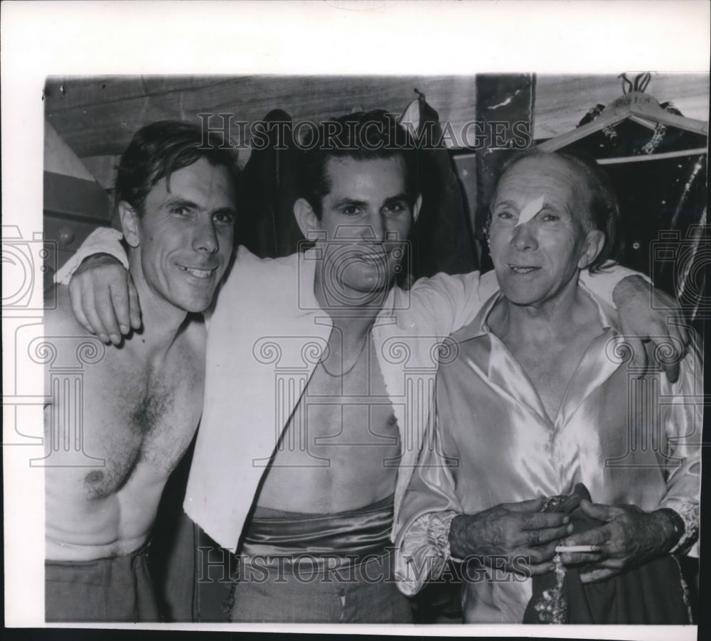 1982 Press Photo Herman and Gunther Wallenda with Gene Mendez in Detroit- Historic Images