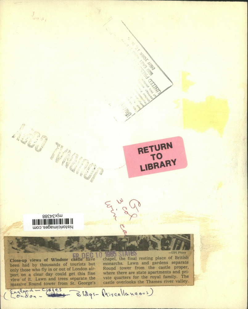 1965 Press Photo Aerial view of Windsor castle in London - mjx34388