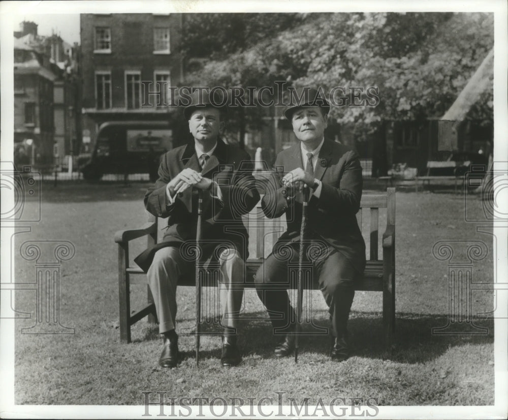 1965 Press Photo Jack Paar and Jonathan Winters in London - mjx34458