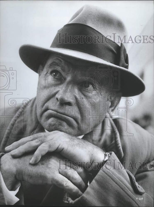 1982 Press Photo Nehemiah Persoff in "Voyage Of The Damned" - mjx34867