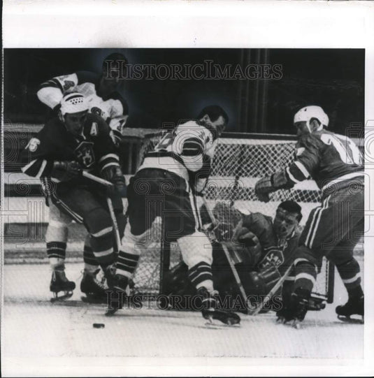 1968 Press Photo United States Vs. Czechoslovakia Olympic Hockey Game, France- Historic Images