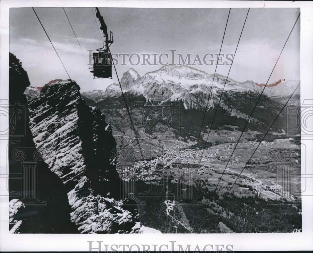 1955 Press Photo Corina D'Ampezzo, Italy, site of 1956 Winter Olympics- Historic Images