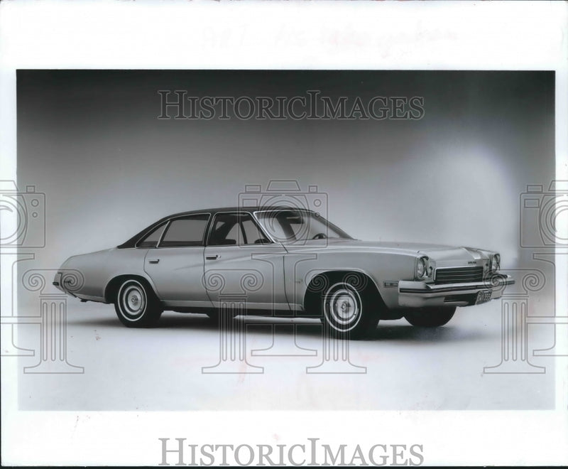 Load image into Gallery viewer, 1970 Press Photo Buick's Colonnade Hardtop Sedan - mjx36049
