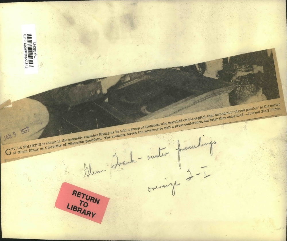 1937 Press Photo Governor La Follette with students at a press conference