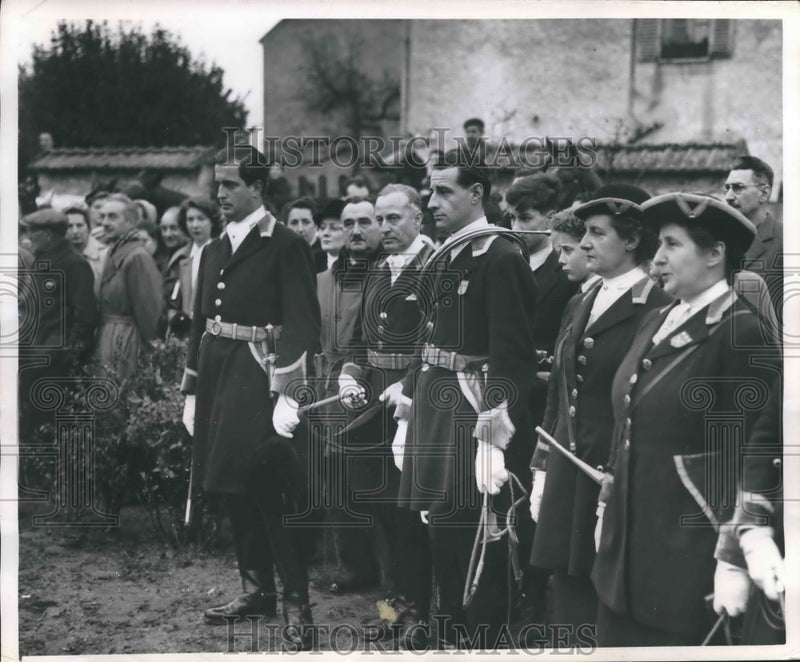 Load image into Gallery viewer, 1950 Press Photo Costumed Hunters Gather for Blessing, St. Hubert's Day, France

