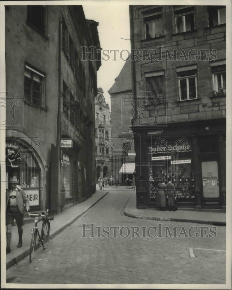 1936 Press Photo Idyllic Street Corner in Nuremberg, Germany - mjx36724