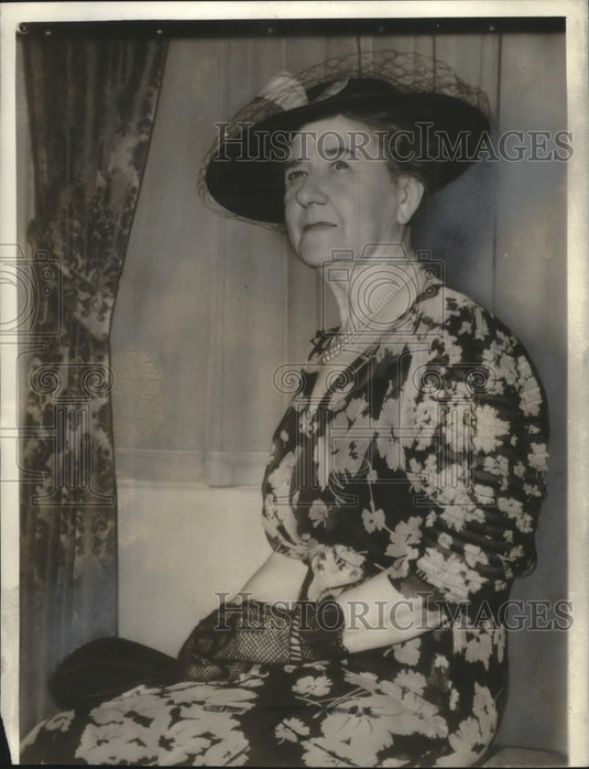 1939 Press Photo Mrs. John N. Garner, Vice President's Wife, Models Dress- Historic Images