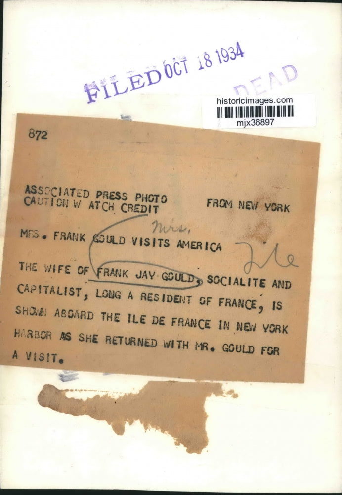 1934 Press Photo Mrs Frank Gould visits America aboard Ile De France in New York